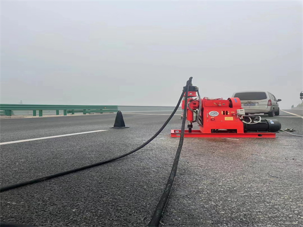 准格尔马路路基路面开裂下沉注浆加固灌浆